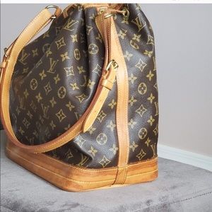 Authentic louis Vuitton Neo GM bag